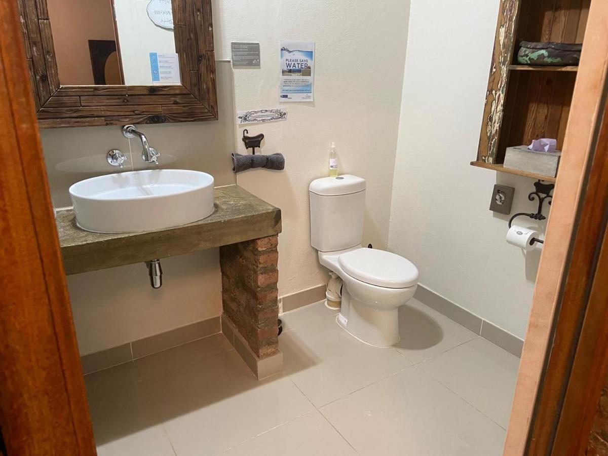 Cape Karoo Guesthouse Бофорт-Уэст Экстерьер фото