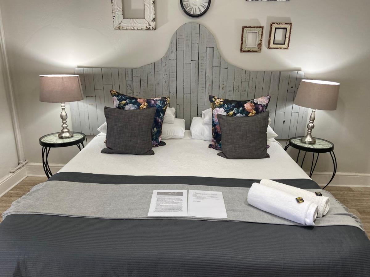 Cape Karoo Guesthouse Бофорт-Уэст Экстерьер фото